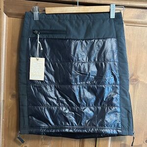 New SKHOOP Title 9 Bun Warmer Quilted Skirt- Black Zip Midi Skirt XS